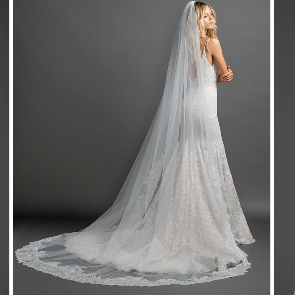 Hayley Paige Labyrinth Caviar Veil